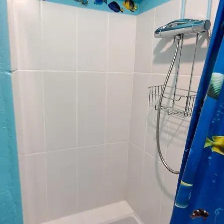 Typique 2 Etoiles Avec Clim *