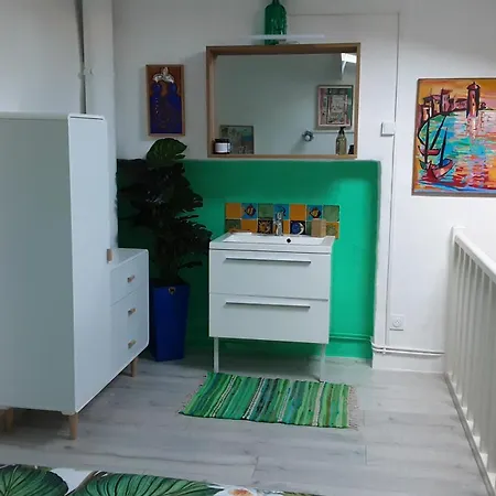 Typique 2 Etoiles Avec Clim 아파트